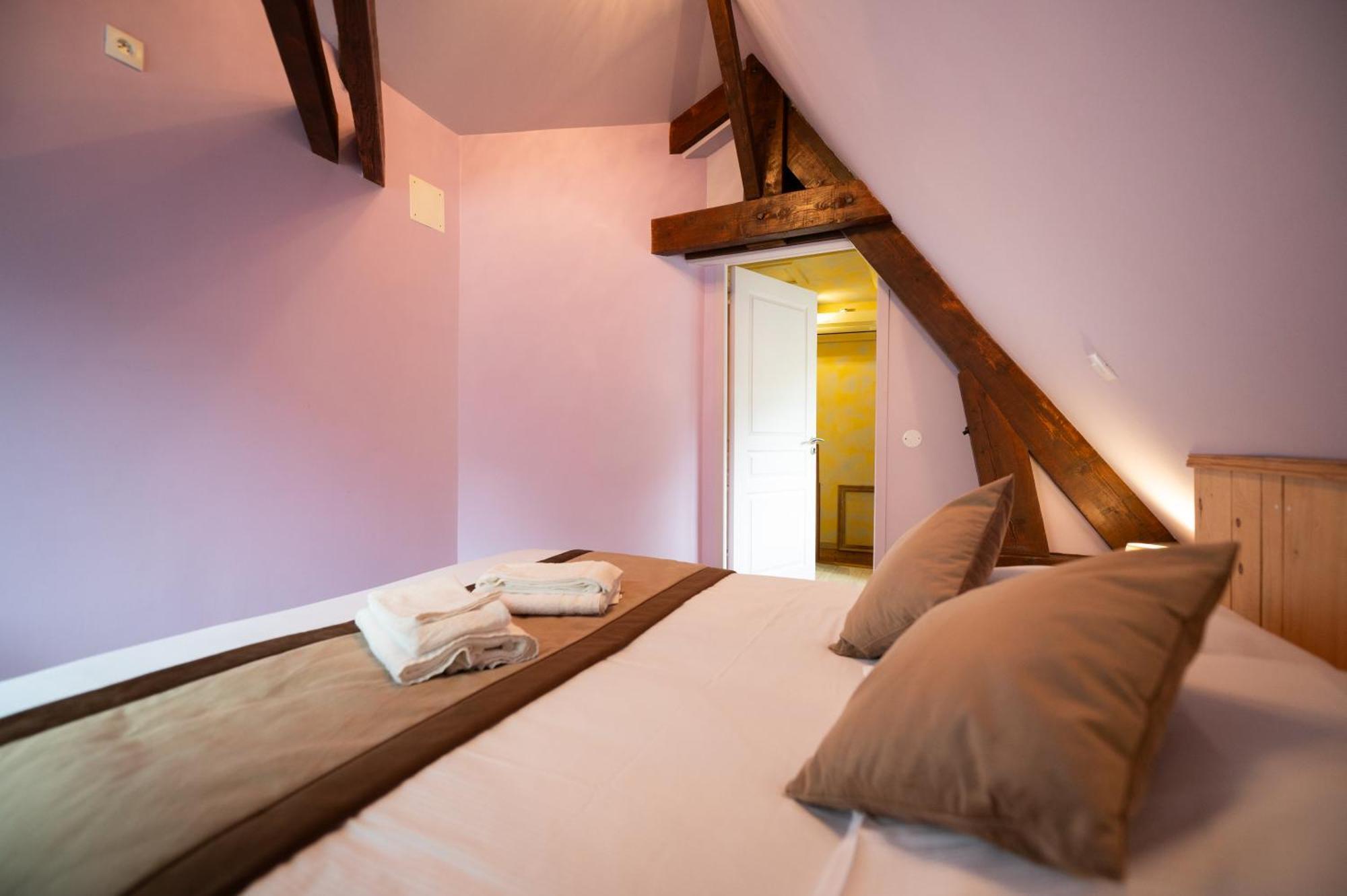 Logis Hotels - Hotel Restaurant Domaine Les Falaises Martel Room photo