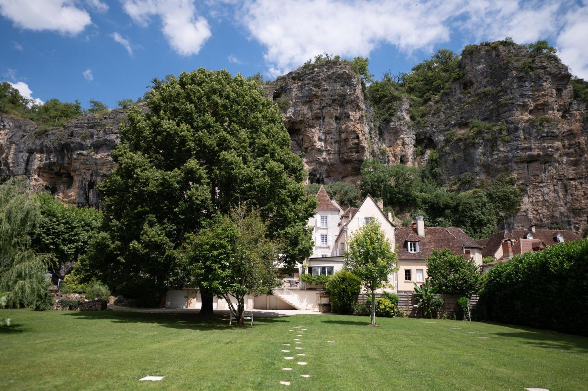 Logis Hotels - Hotel Restaurant Domaine Les Falaises Martel Exterior photo