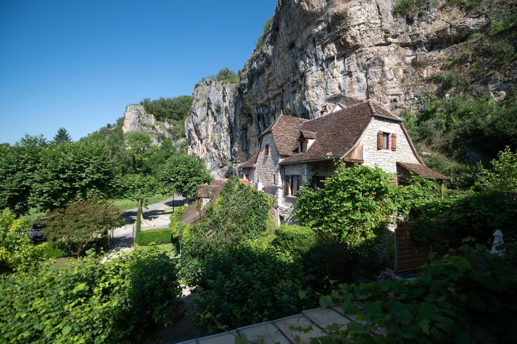 Logis Hotels - Hotel Restaurant Domaine Les Falaises Martel Exterior photo